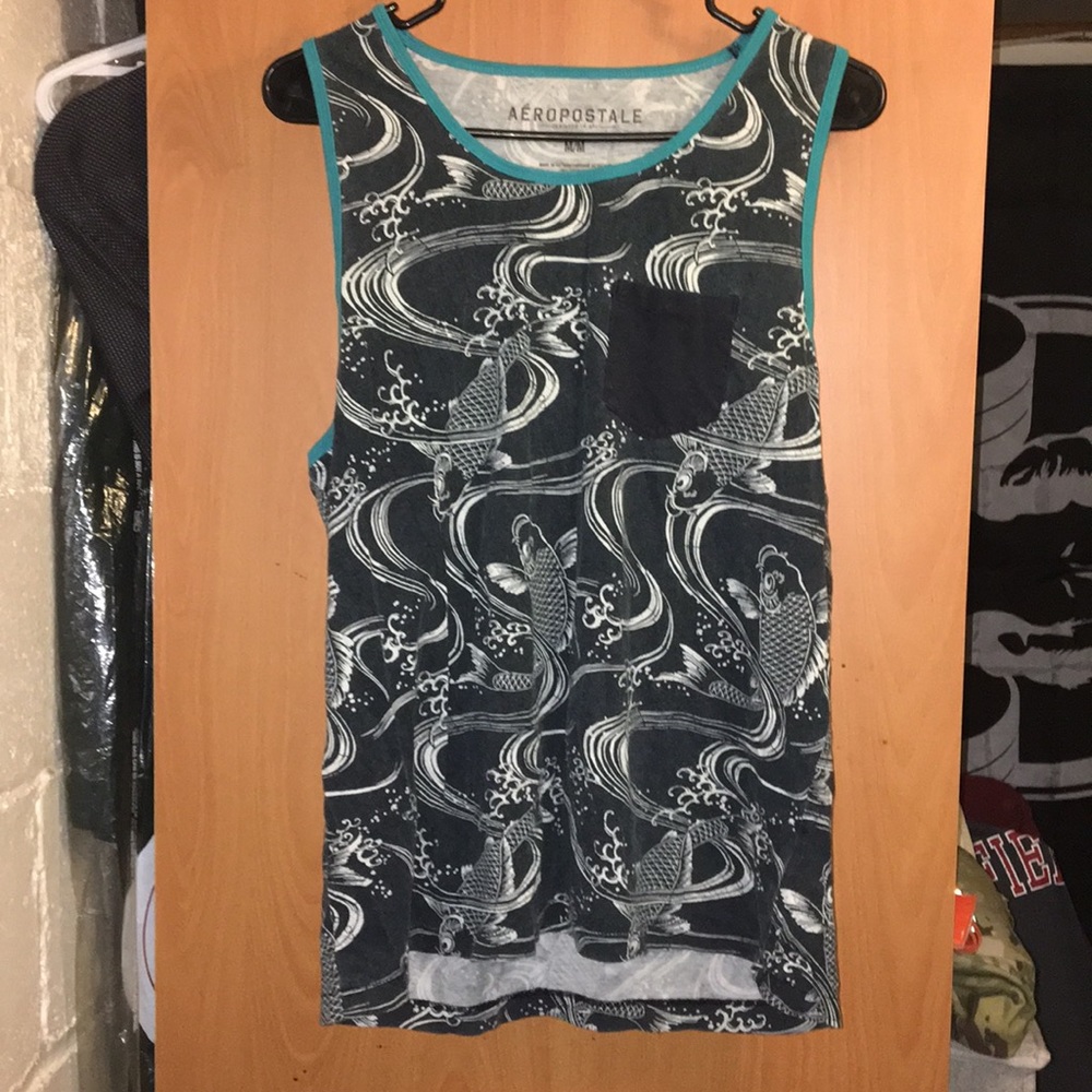 Patterned tank